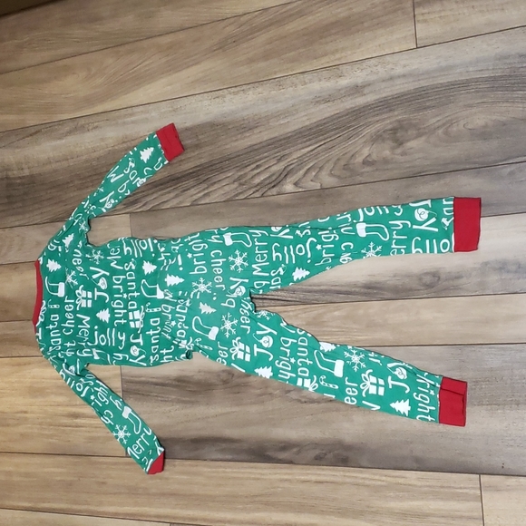 Green and White Christmas themed long sleeve sz 6 Carter's pajamas - Picture 6 of 10